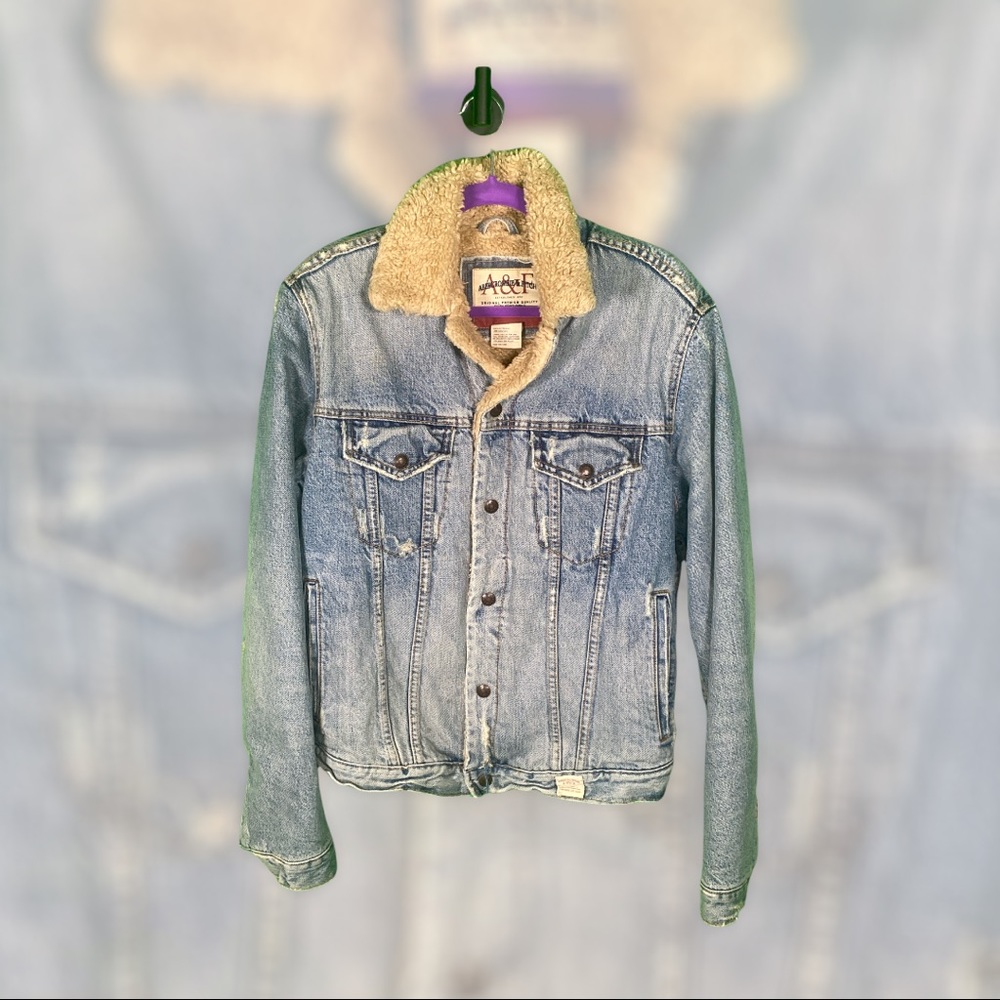 Classic lined jean Jacket like new from the 90’s by Abercrombie & Fitch.